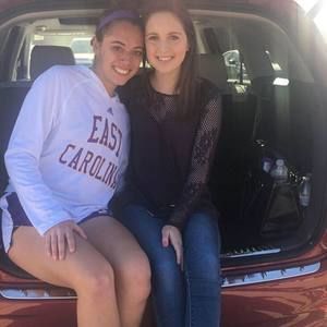 Meet your Posher, Chloe